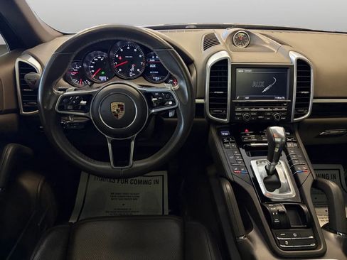 Used 2016 Porsche Cayenne w/ Premium Package Plus image 26