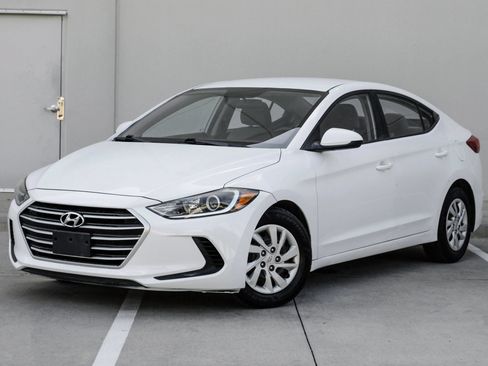 Used 2017 Hyundai Elantra SE FWD image 15