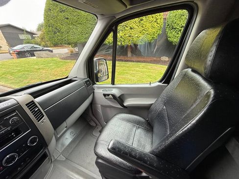 Used 2012 Mercedes-Benz Sprinter 2500 image 24