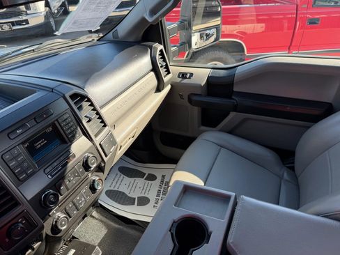 Used 2017 Ford F250 XL w/ Power Equipment Group image 10