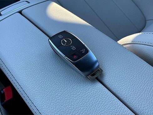 Certified 2025 Mercedes-Benz GLA 250 4MATIC image 38