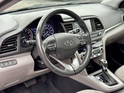 Used 2019 Hyundai Elantra Value Edition FWD image 9
