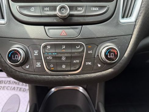 Used 2019 Chevrolet Malibu LT FWD image 20
