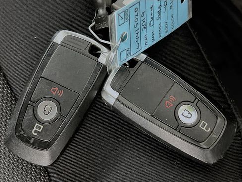 Used 2018 Ford Edge SE image 35