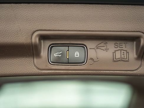 Certified 2022 Ford Explorer King Ranch w/ Premium Technology Package AWD/4WD image 14