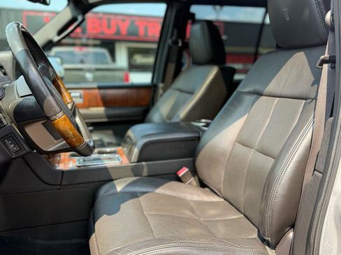 Used 2012 Lincoln Navigator 2WD image 8