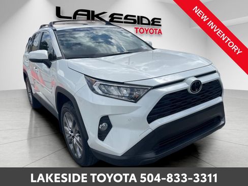 Used 2021 Toyota RAV4 XLE Premium image 7