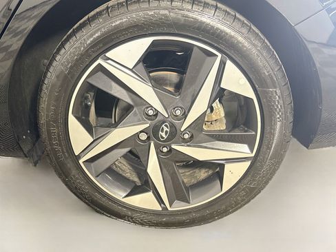 Used 2023 Hyundai Elantra Limited FWD image 37