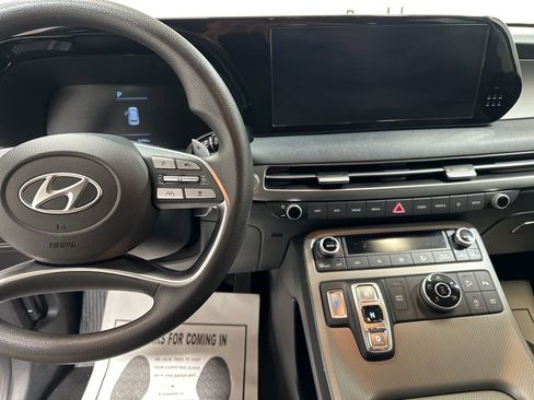 Used 2024 Hyundai Palisade SE image 25