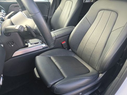 Used 2020 Mercedes-Benz GLB 250 GLB 250 image 23