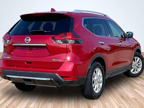 Used 2017 Nissan Rogue SV AWD/4WD image 2