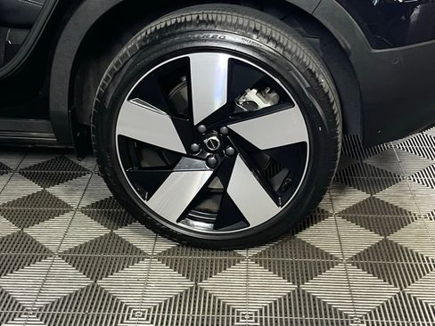 Used 2023 Volvo C40 P8 Recharge Ultimate image 17
