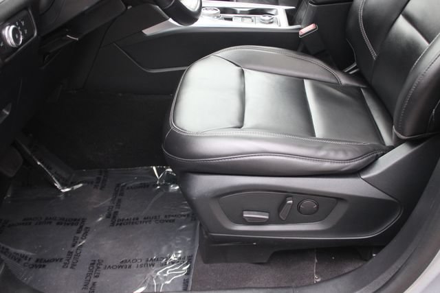 Used 2021 Ford Explorer XLT w/ Equipment Group 202A AWD/4WD image 21
