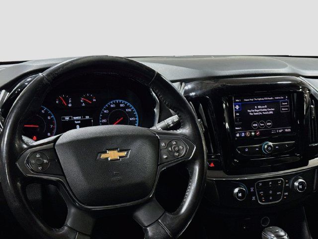 Used 2020 Chevrolet Traverse LT w/ LPO, Blackout Package FWD image 19