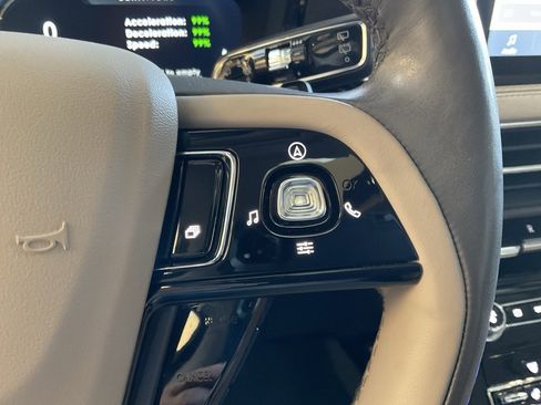 Used 2021 Lincoln Corsair Reserve w/ Sport Package image 14