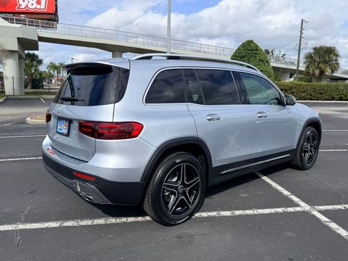 Used 2026 Mercedes-Benz GLB 250 image 3