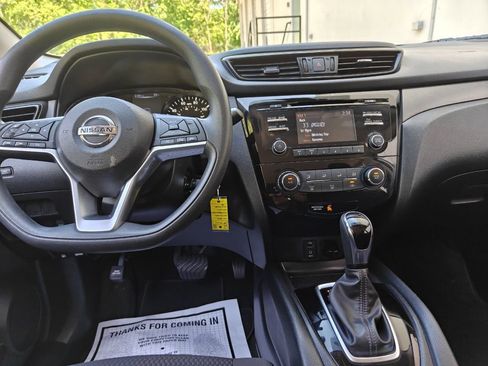 Used 2017 Nissan Rogue Sport S w/ S Appearance Package AWD/4WD image 18