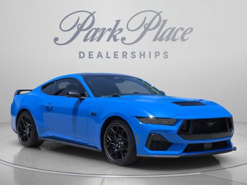 Used 2025 Ford Mustang GT Premium w/ GT Performance Package RWD image 8