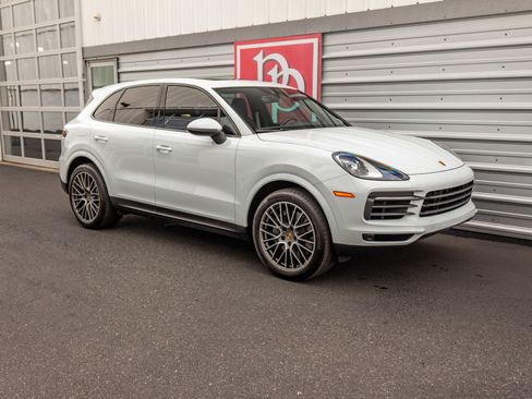 Used 2022 Porsche Cayenne S Platinum image 42