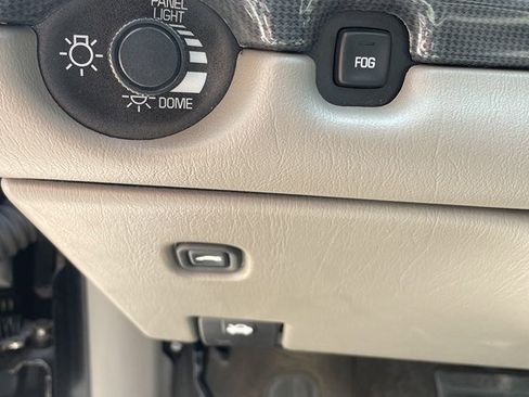 Used 2004 Chevrolet Impala SS w/ Preferred Equipment Group image 8