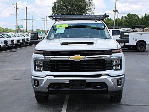 Used 2025 Chevrolet Silverado 2500 LT w/ Convenience Package AWD/4WD image 13
