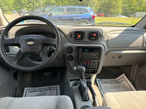 Used 2005 Chevrolet TrailBlazer LS w/ LS Preferred Equipment Group AWD/4WD image 12