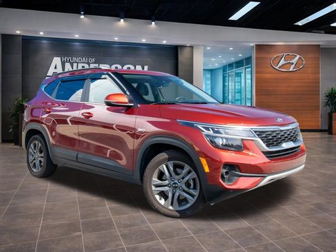 Used 2021 Kia Seltos S w/ Paint Protection Package AWD/4WD image 3