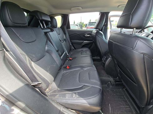 Used 2020 Jeep Cherokee Limited AWD/4WD image 7