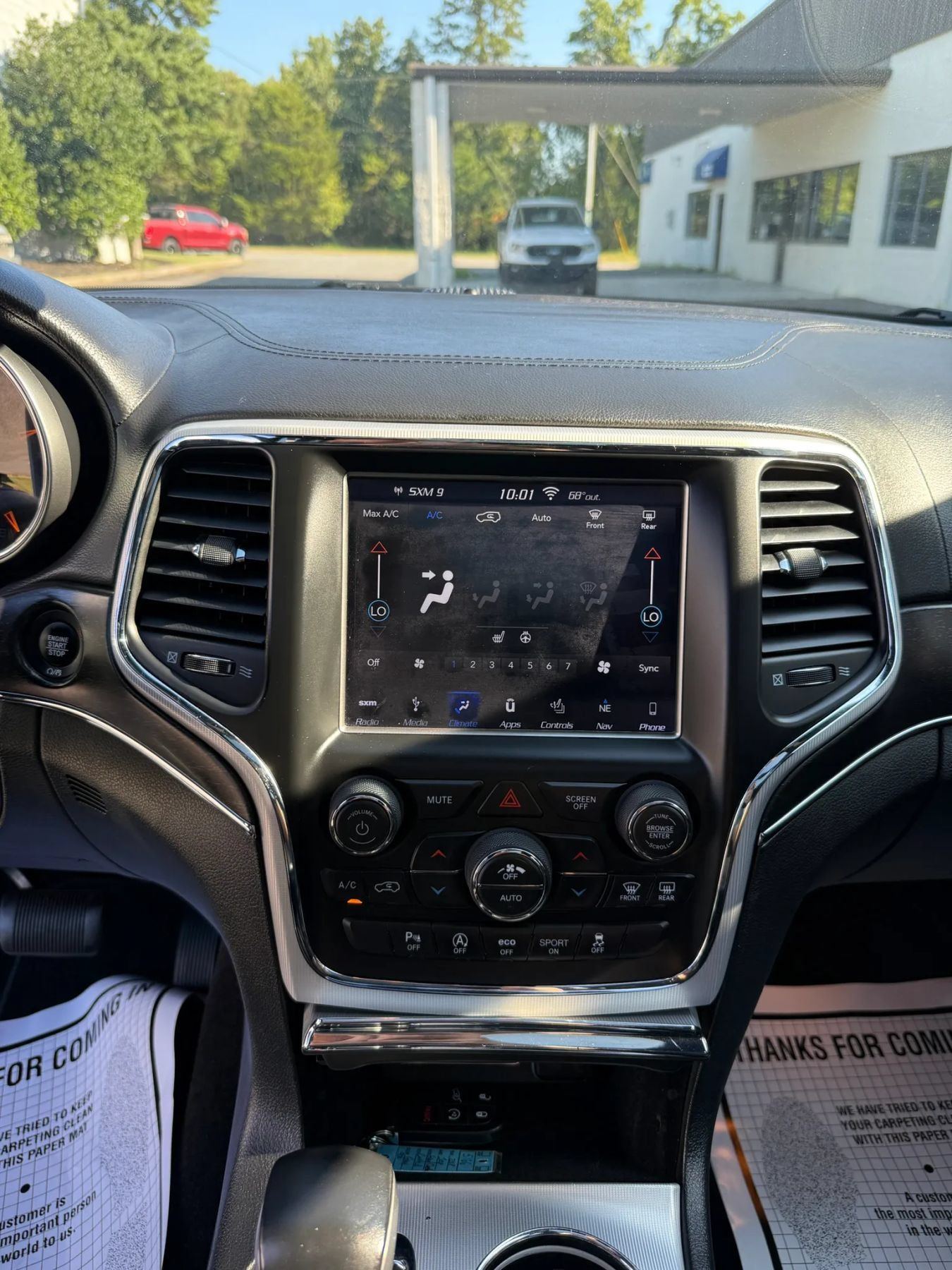 Used 2018 Jeep Grand Cherokee Limited AWD/4WD image 23