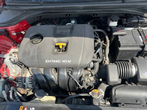Used 2017 Hyundai Elantra SE FWD image 33