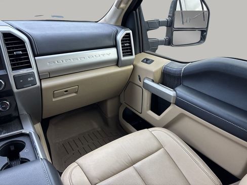 Used 2021 Ford F250 Lariat w/ Chrome Package image 10