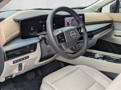 Used 2025 Nissan Murano Platinum w/ Cargo Package image 9