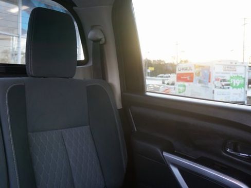 Used 2024 Nissan Titan SV w/ SV Convenience Package image 53