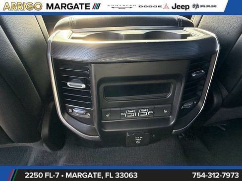 Used 2024 RAM 1500 Laramie AWD/4WD image 8