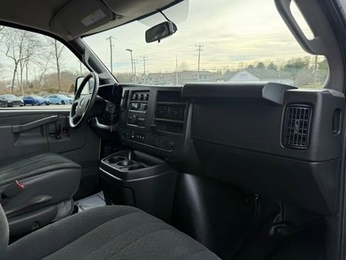 Used 2024 GMC Savana 2500 w/ Driver Convenience Package image 14