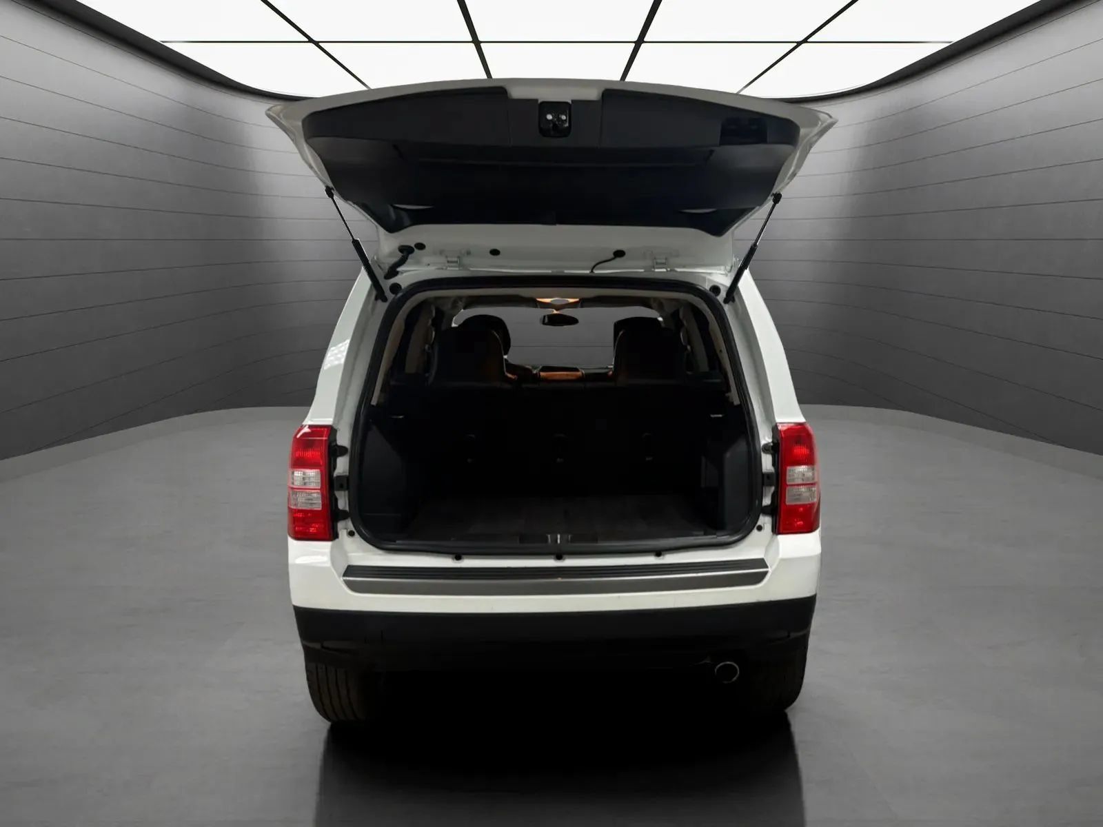 Used 2016 Jeep Patriot Sport w/ Power Value Group FWD image 18