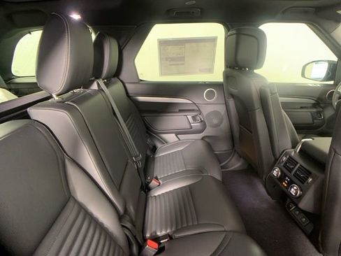 Used 2025 Land Rover Discovery Dynamic SE image 30