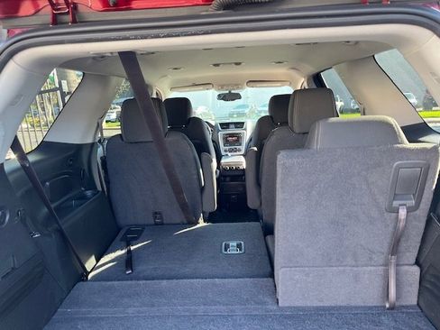 Used 2015 GMC Acadia SLE image 9