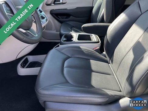 Used 2024 Chrysler Pacifica Touring-L w/ Road Tripper Package image 27