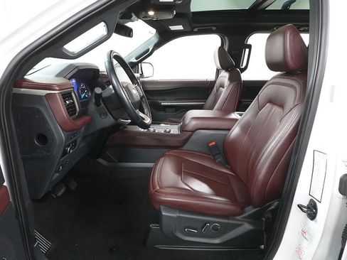 Used 2024 Ford Expedition Limited image 25