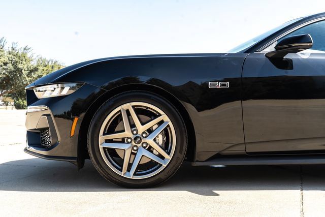 Used 2024 Ford Mustang GT Premium RWD image 13