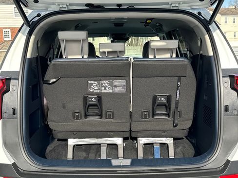 New 2026 Kia Carnival EX FWD image 6