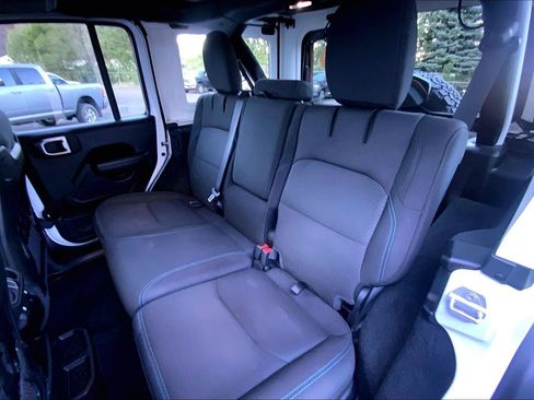 Used 2022 Jeep Wrangler Unlimited Rubicon 4xe AWD/4WD image 26