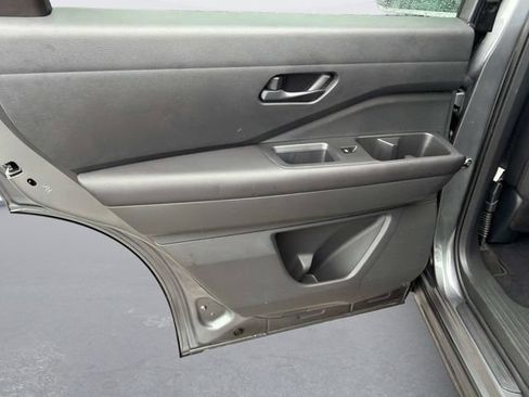 Used 2024 Nissan Pathfinder SV FWD image 14