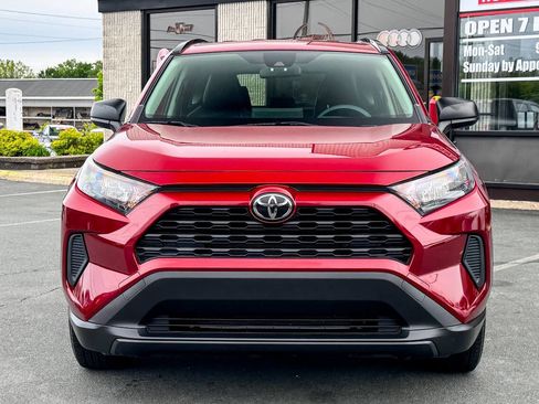 Used 2019 Toyota RAV4 LE w/ All Weather Liner Package AWD/4WD image 9
