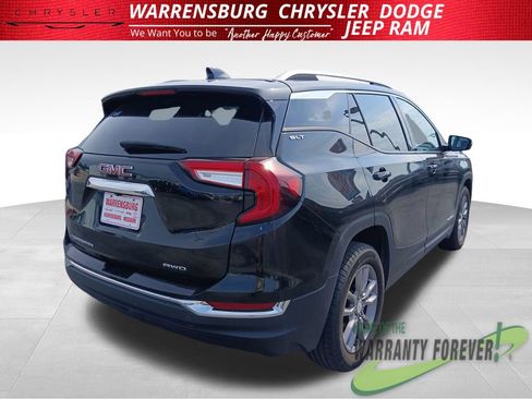 Used 2024 GMC Terrain SLT AWD/4WD image 4