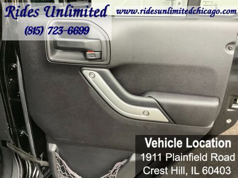 Used 2015 Jeep Wrangler Unlimited Rubicon w/ Dual Top Group AWD/4WD image 25