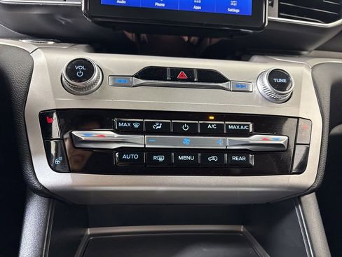 Used 2022 Ford Explorer XLT w/ Equipment Group 202A image 29
