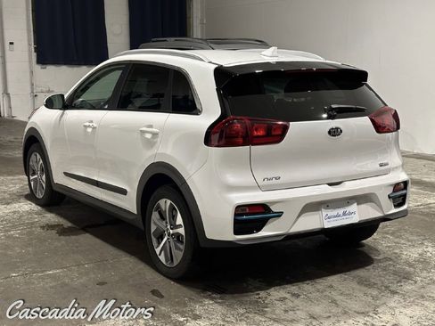 Used 2019 Kia Niro EX w/ Cold Weather Package 2.0 FWD image 7