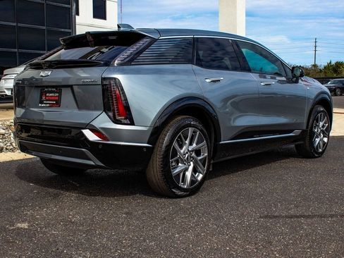 Used 2025 Cadillac Optiq Luxury 1 image 6